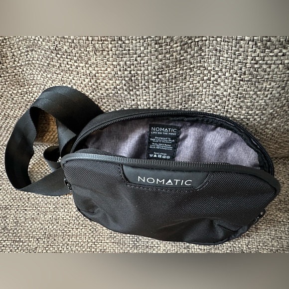 Nomatic Black Sling or Belt Bag - Picture 1 of 3